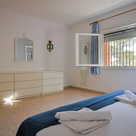 Villa En Vistahermosa Con Piscina Privada