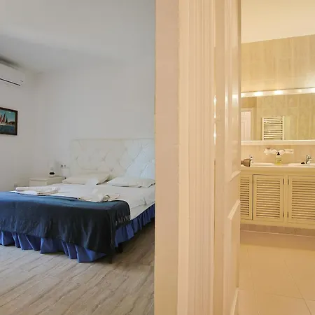 Villa Villa En Vistahermosa Con Piscina Privada *