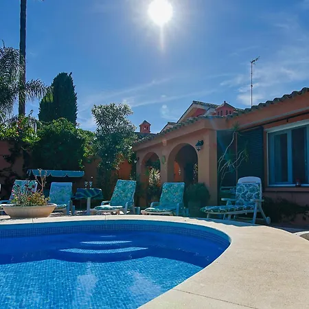 Villa Villa En Vistahermosa Con Piscina Privada *