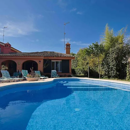 Villa Villa En Vistahermosa Con Piscina Privada *